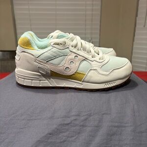 Saucony Shadow 5000 Women Size 8